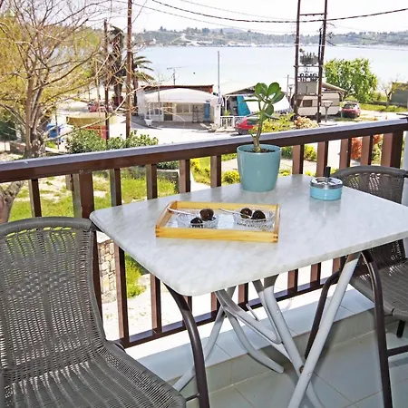 Acrothea Apartment *