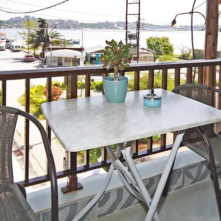 Acrothea Apartment *