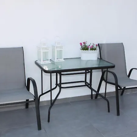 Acrothea Apartment *