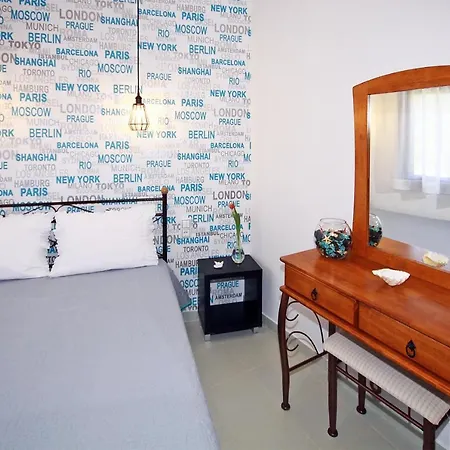 Acrothea Apartament *